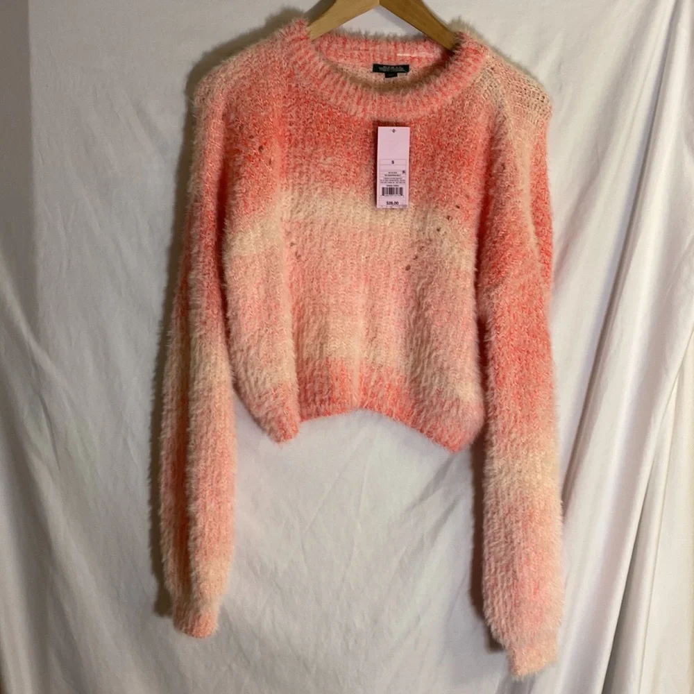 Girls crop style sweater size S. NWT